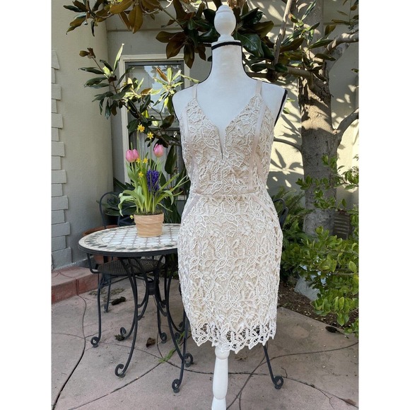 NWT ASTR The Label Womens Sheath Lurex Ivory Lace Dress Lined Spaghetti Straps S - Picture 1 of 8